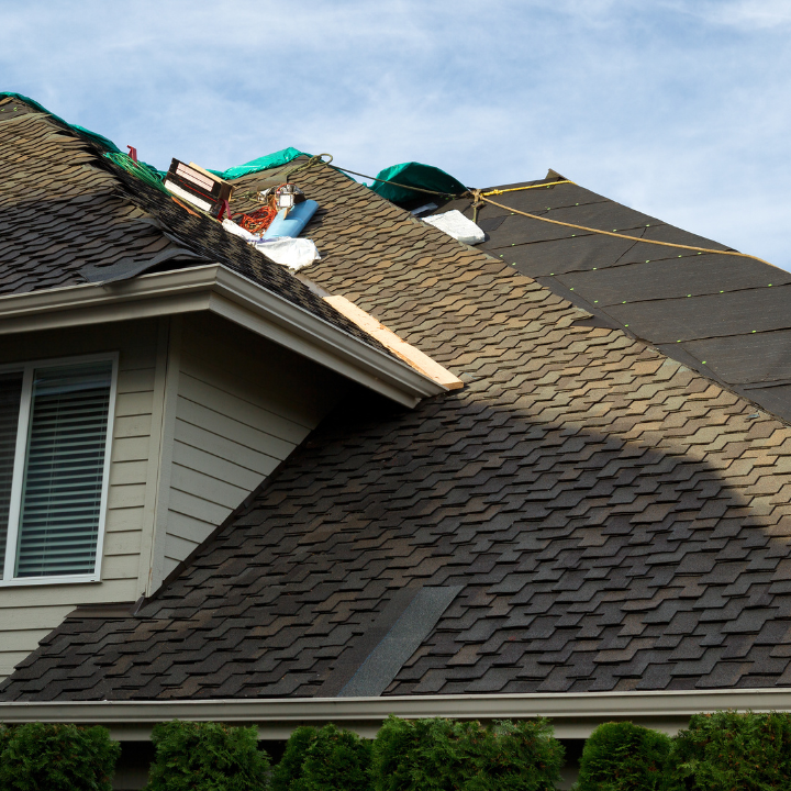 Deluxe Roofing and Construction